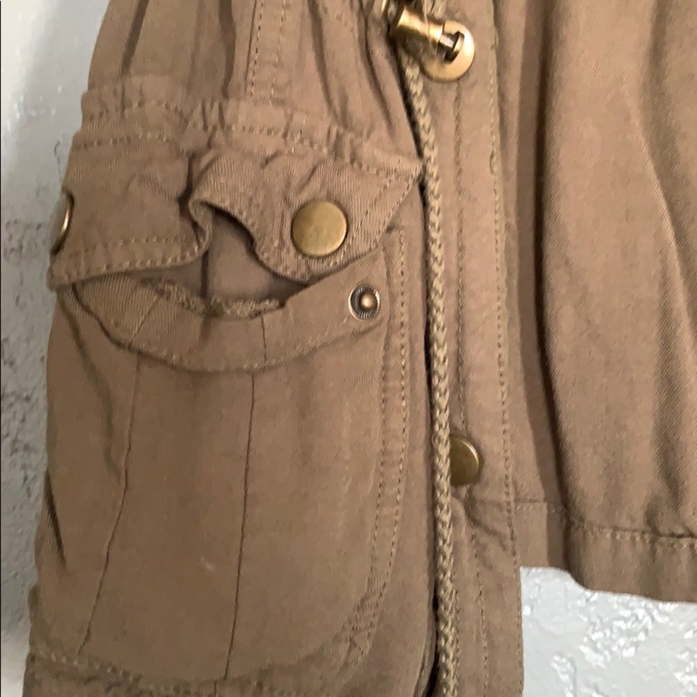 Olive Vest - Picture 2 of 4